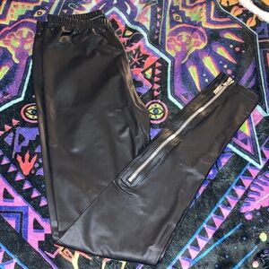 Stylish Black Women's Leggings with Zipper Detail